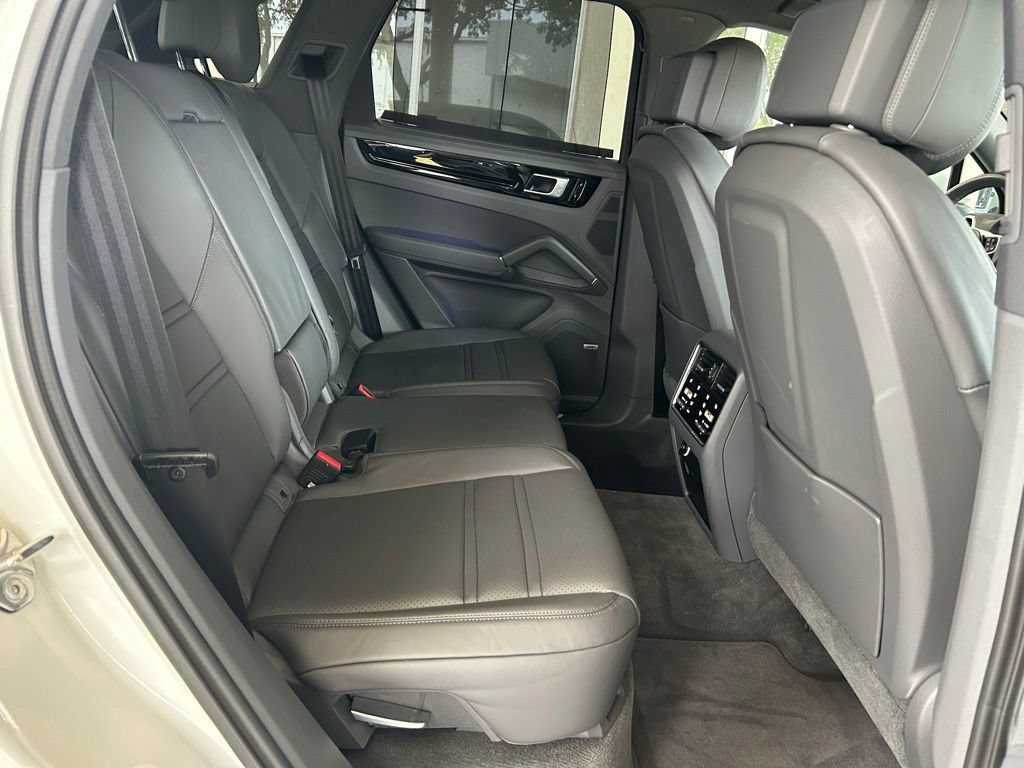 Used 2019 Porsche Cayenne AWD/4WD image 26