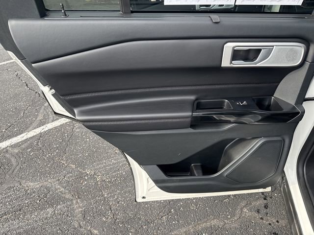 Used 2023 Ford Explorer Platinum w/ Technology Package image 39