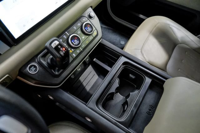 Used 2021 Land Rover Defender 110 SE AWD/4WD image 37