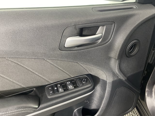 Used 2020 Dodge Charger SXT RWD image 15