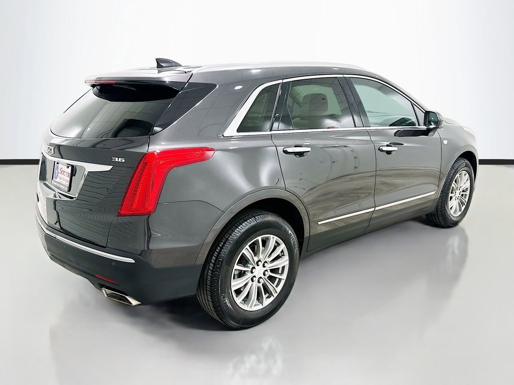 Used 2018 Cadillac XT5 Luxury w/ Driver Awareness Package image 7