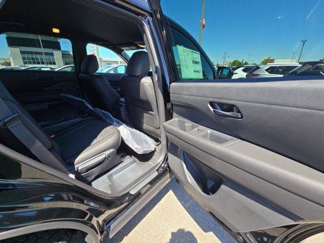 New 2025 Nissan Pathfinder Rock Creek image 13