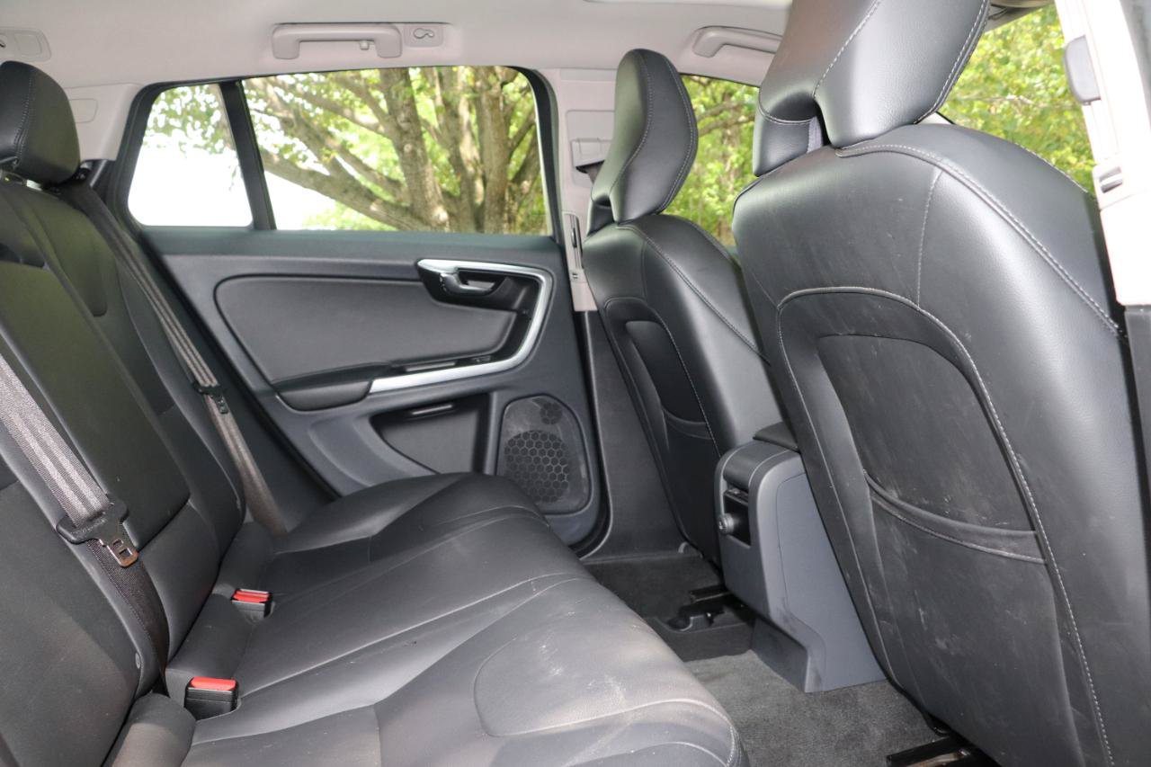 Used 2016 Volvo V60 T5 Premier AWD/4WD image 38
