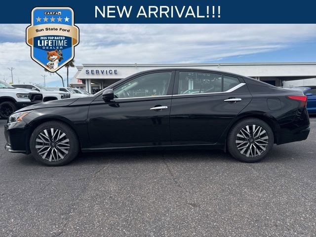 Used 2024 Nissan Altima 2.5 SV image 1
