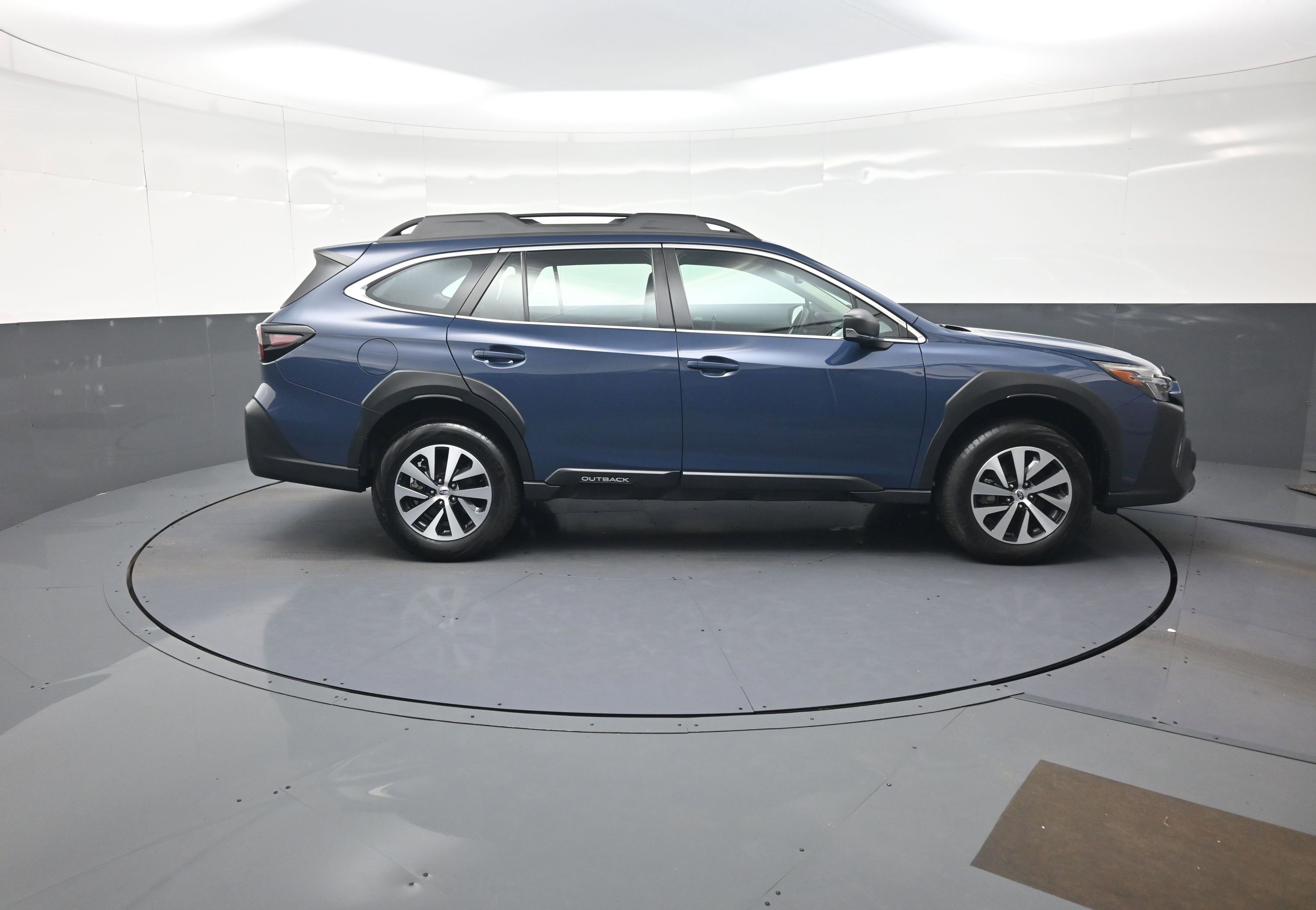 Used 2025 Subaru Outback image 2
