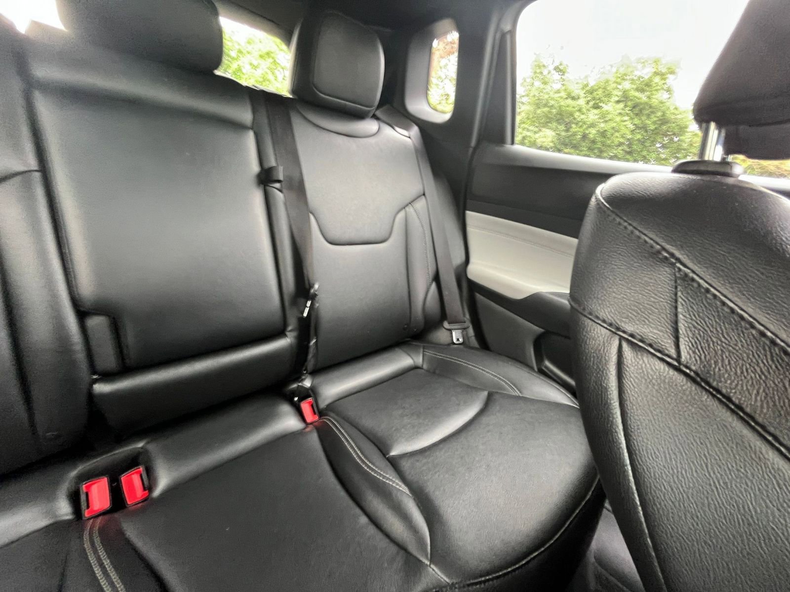 Used 2025 Jeep Compass Limited image 38