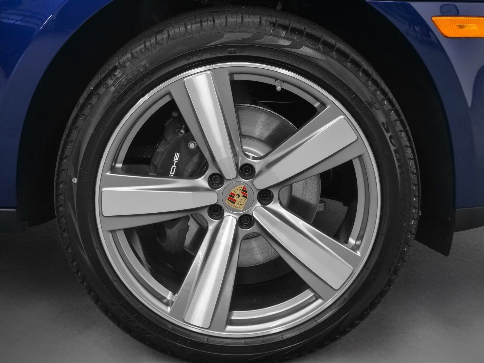 Used 2025 Porsche Macan image 12