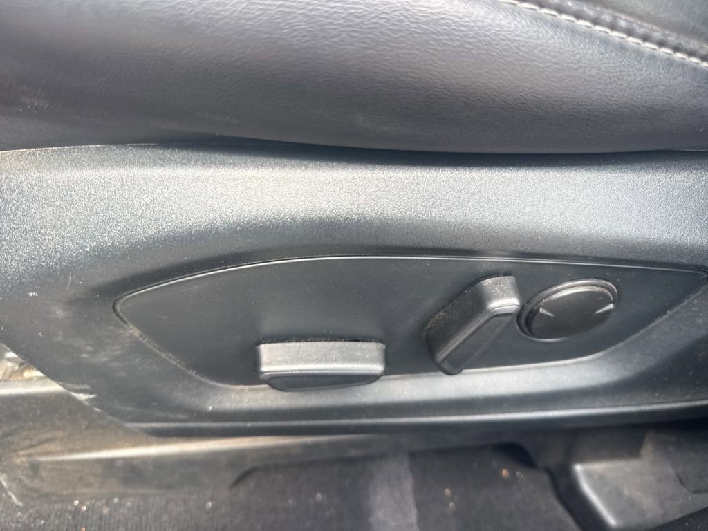 Used 2023 Ford Explorer XLT w/ Equipment Group 202A image 19