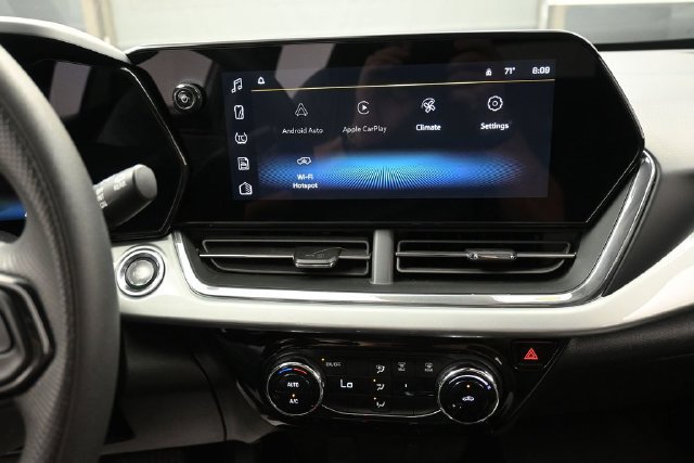 Used 2025 Chevrolet Trax LT FWD image 10