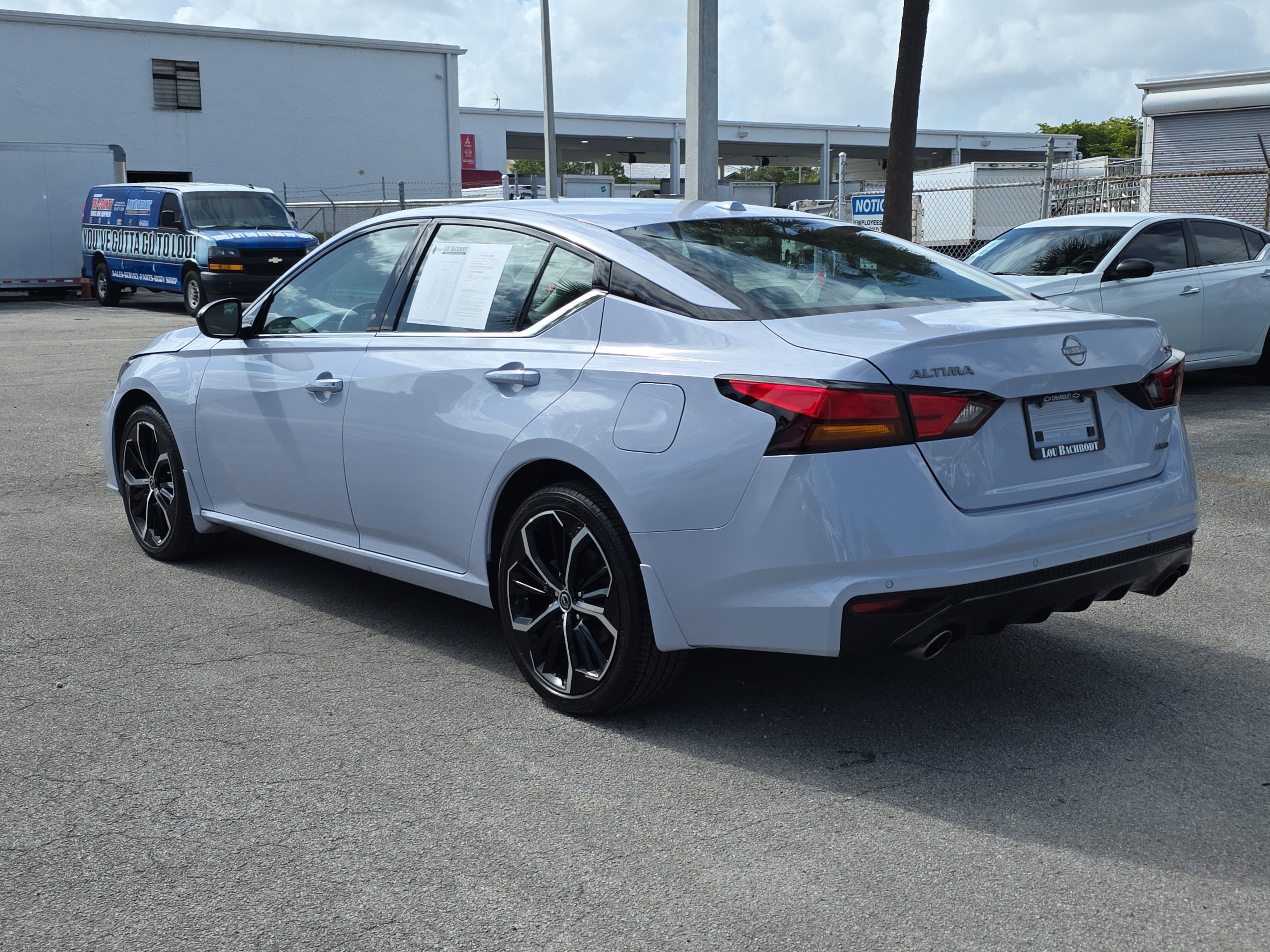 Used 2025 Nissan Altima 2.5 SR AWD/4WD image 5