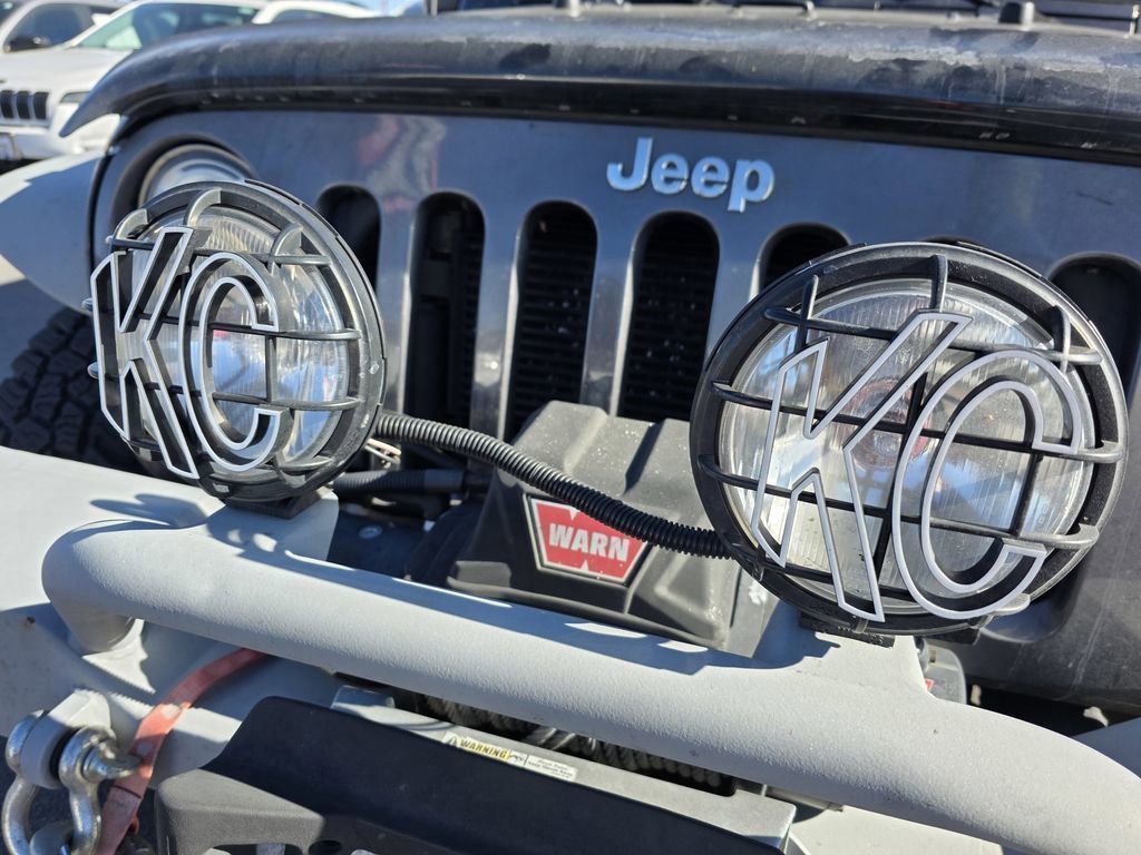 Used 2017 Jeep Wrangler Rubicon w/ Power Convenience Group image 12