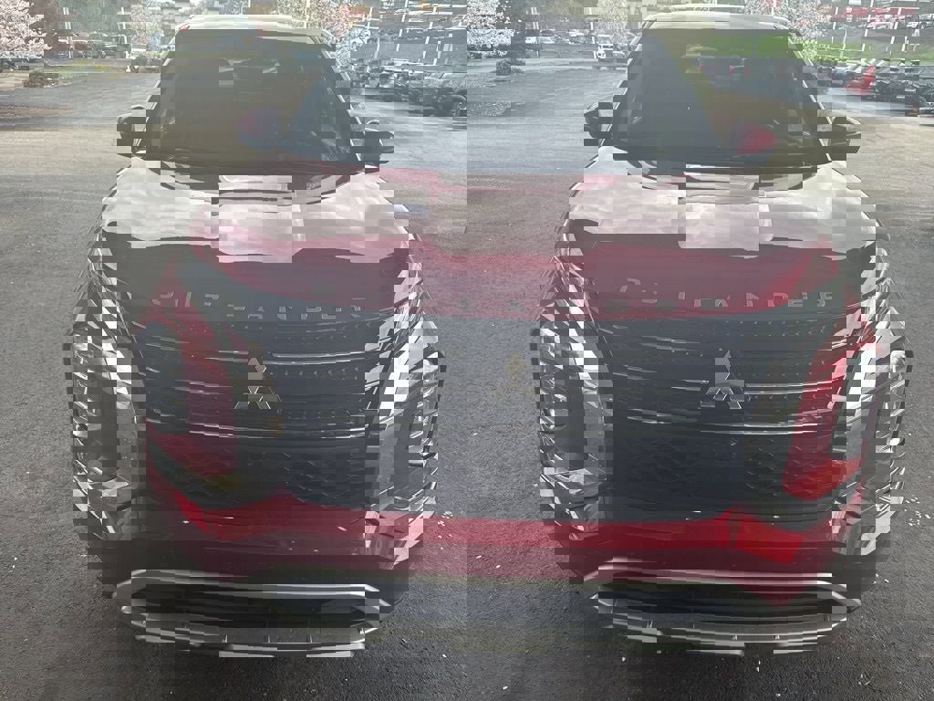 Used 2024 Mitsubishi Outlander SE image 1