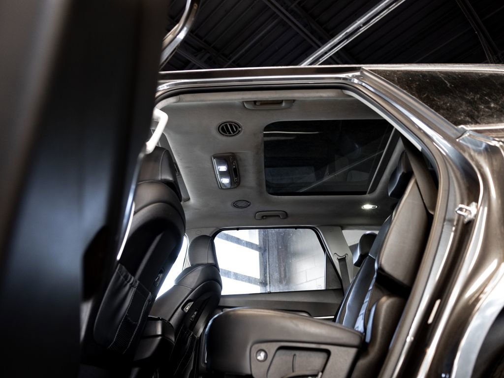 Used 2022 Kia Telluride SX w/ SX Prestige Package image 9