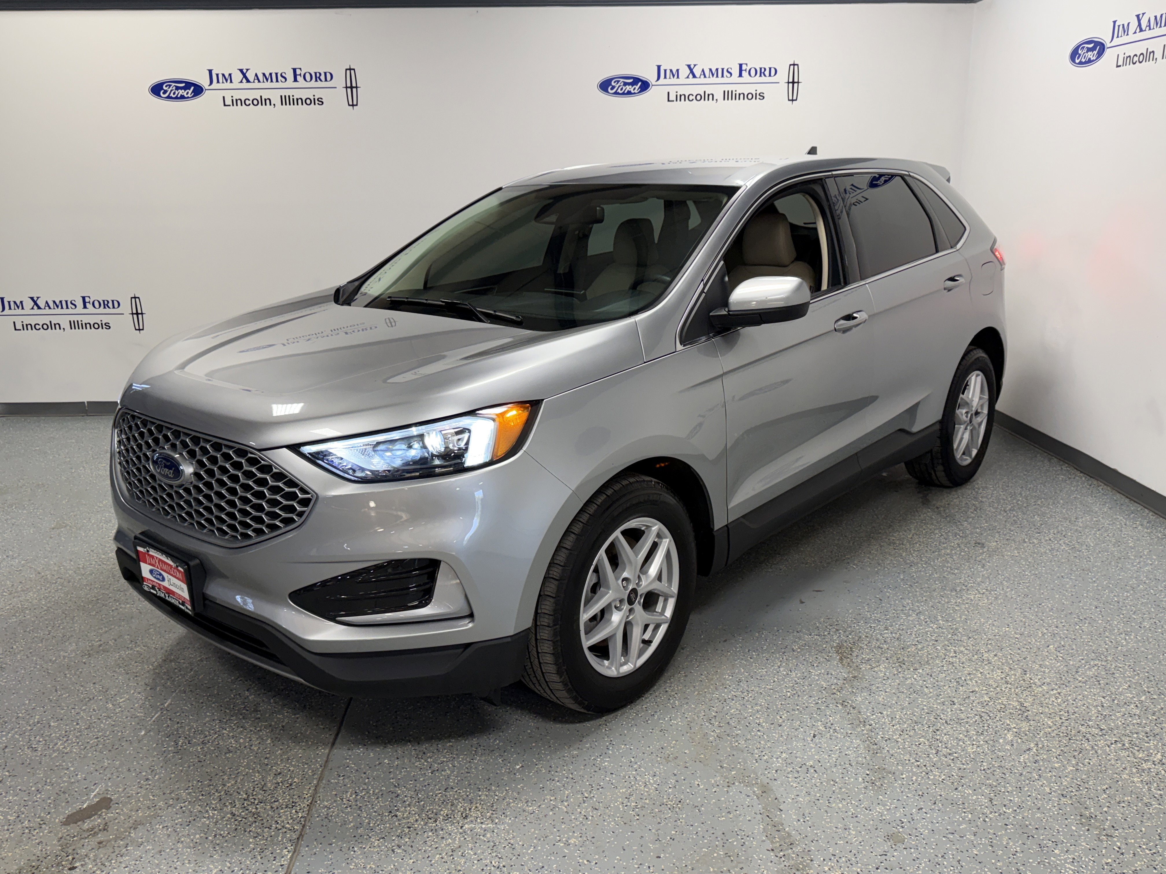 Used 2024 Ford Edge SEL AWD/4WD image 3