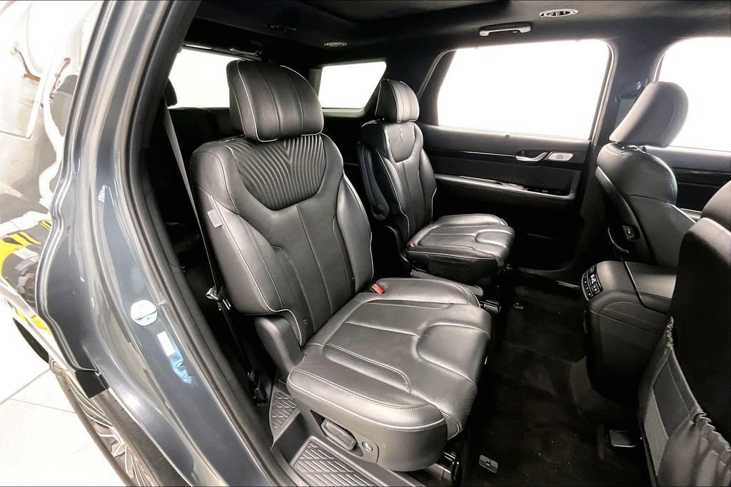 Used 2023 Hyundai Palisade Calligraphy w/ Cargo Package image 28
