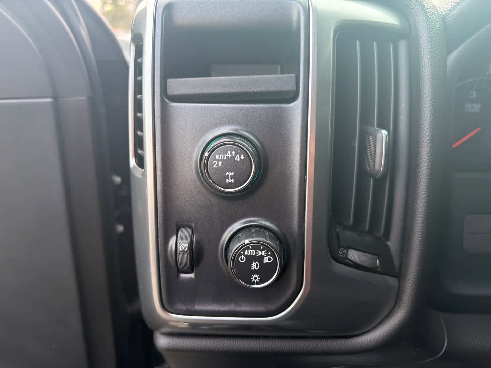 Used 2017 Chevrolet Silverado 1500 LT w/ Texas Edition image 17