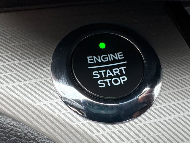 Used 2020 Ford Explorer XLT w/ Equipment Group 202A image 32