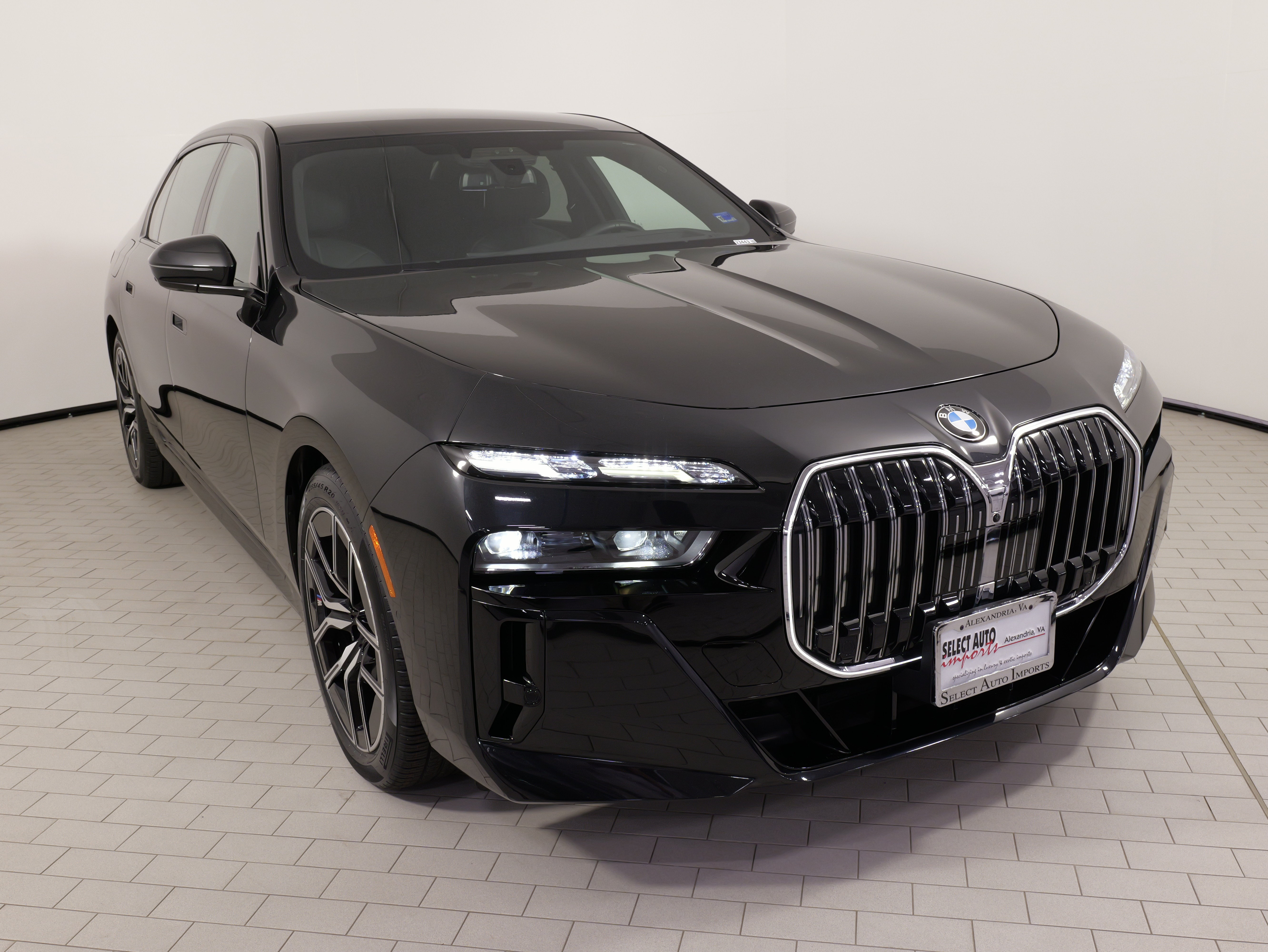 Used 2023 BMW 740i w/ Executive Package RWD image 6