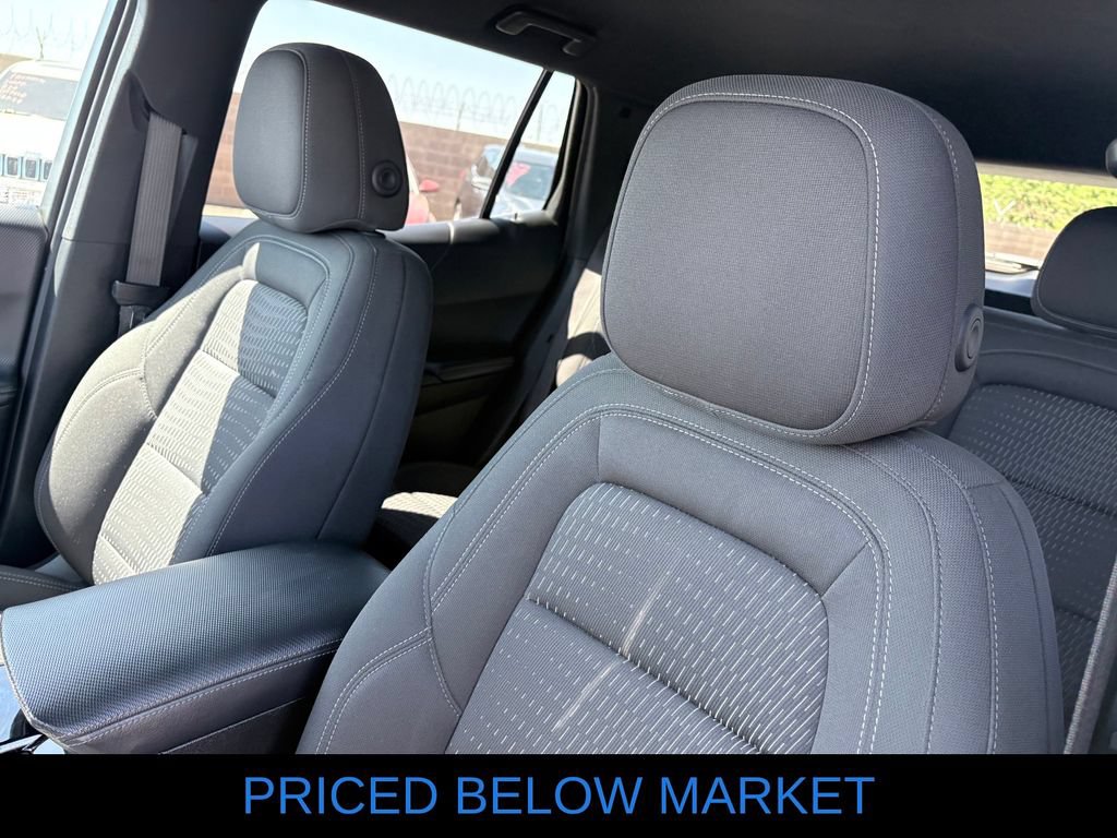 Used 2025 Chevrolet Equinox LT FWD image 12