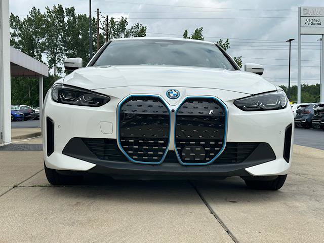 Used 2023 BMW i4 eDrive35 RWD image 2