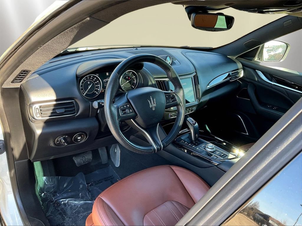 Used 2023 Maserati Levante GT AWD/4WD image 17