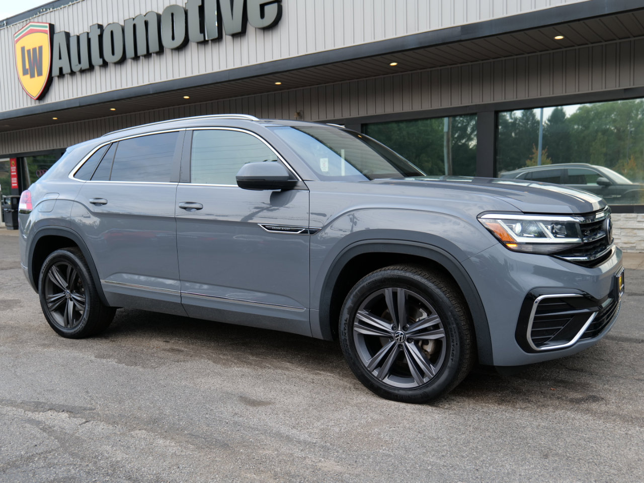 Used 2022 Volkswagen Atlas Cross Sport SEL R-Line image 67