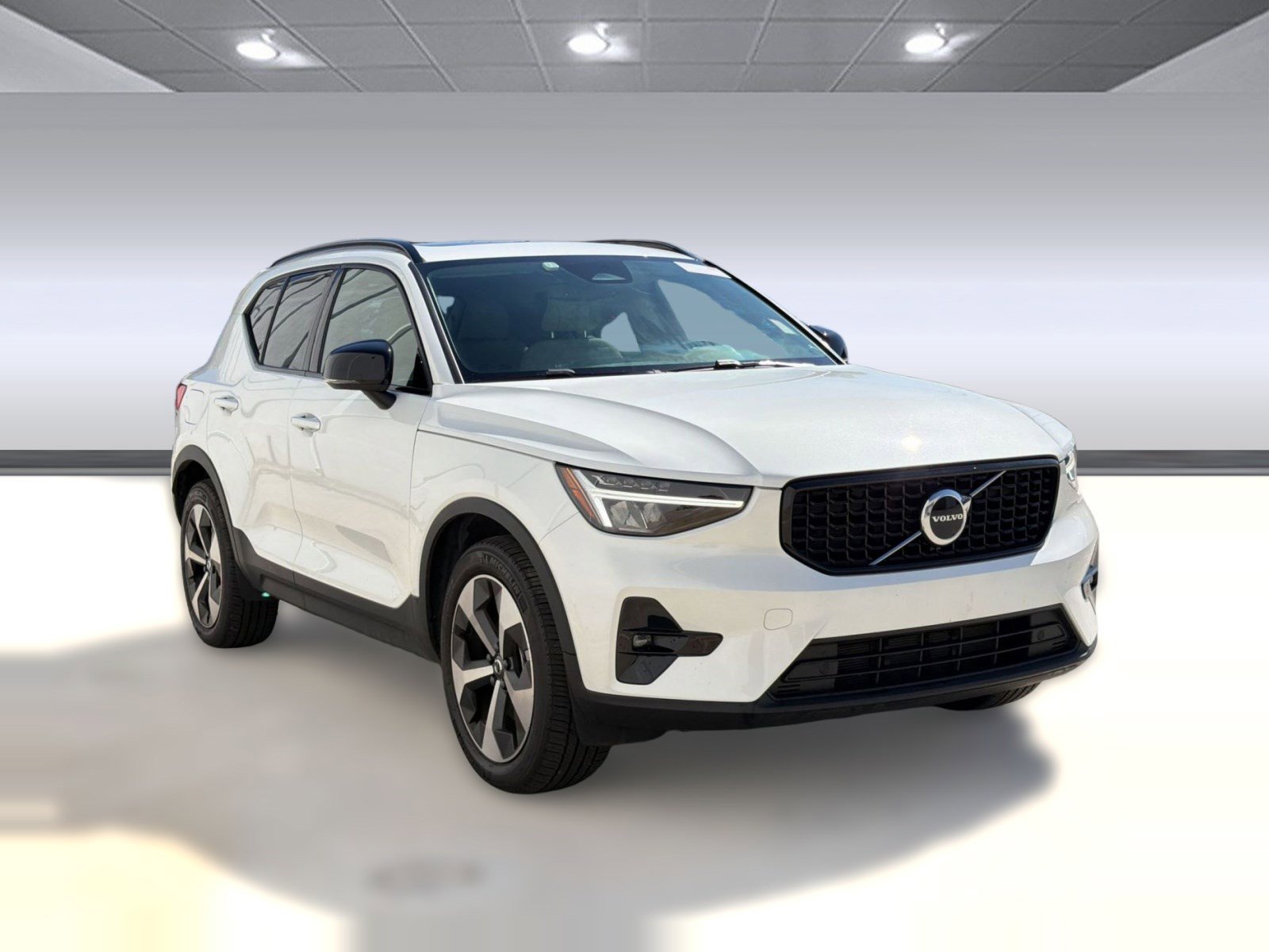 Certified 2023 Volvo XC40 B5 Plus w/ Protection Package Premier image 7