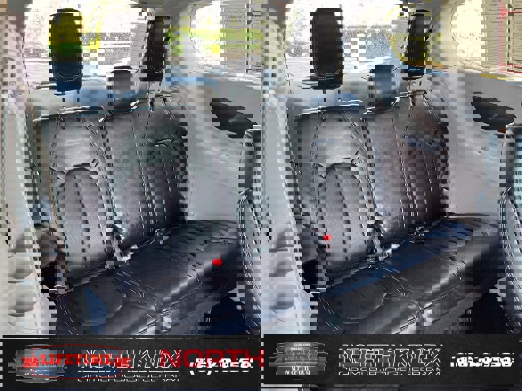 Used 2024 Chrysler Pacifica Touring-L image 26