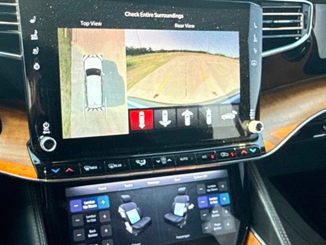 Used 2022 Jeep Grand Wagoneer Series III w/ Rear Seat Video Group 1 AWD/4WD image 12