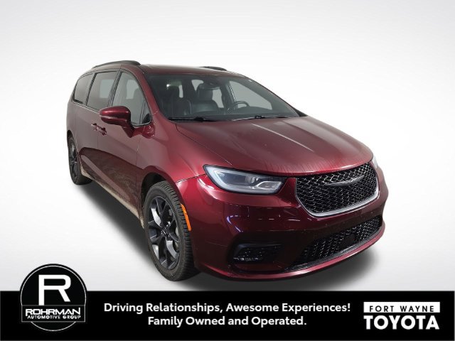 Used 2021 Chrysler Pacifica Limited w/ Uconnect Theater Family Group AWD/4WD image 4