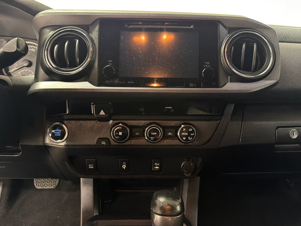 Used 2016 Toyota Tacoma TRD Off-Road w/ Towing Package RWD image 21