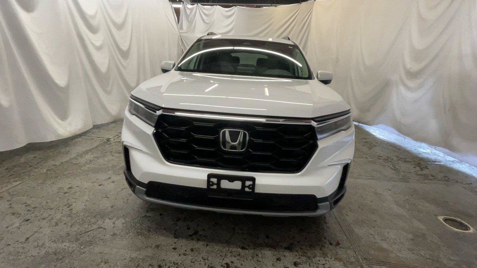 Used 2025 Honda Pilot Elite image 15