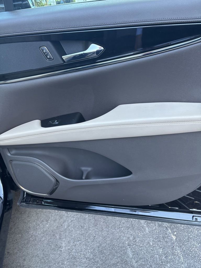 Used 2023 Lincoln Nautilus Standard w/ Premium Package image 19