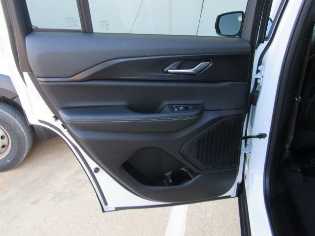 Used 2025 Jeep Grand Cherokee Altitude AWD/4WD image 18