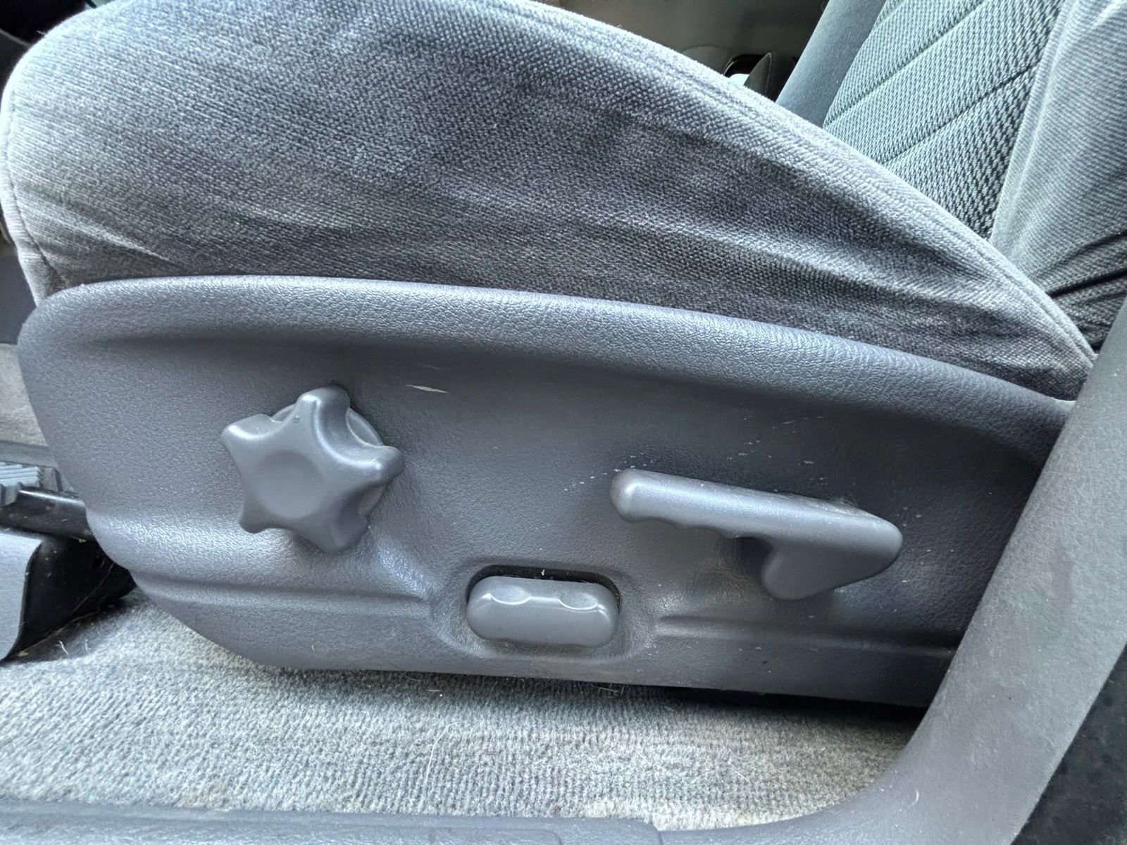 Used 2003 Ford Explorer XLT image 11