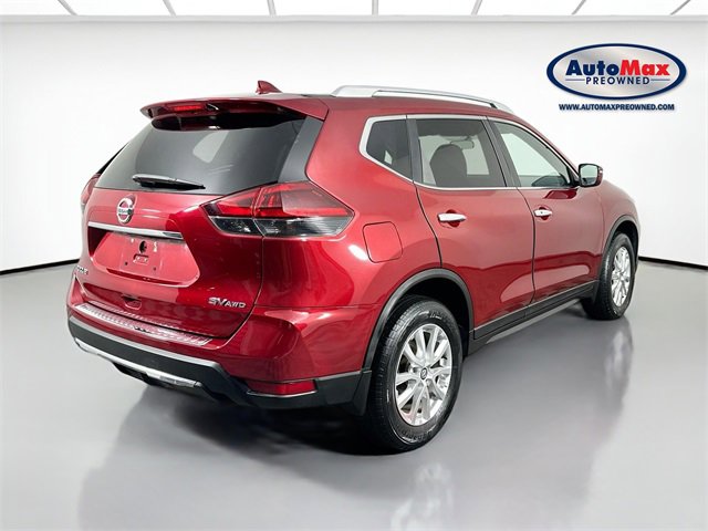 Used 2018 Nissan Rogue SV image 2
