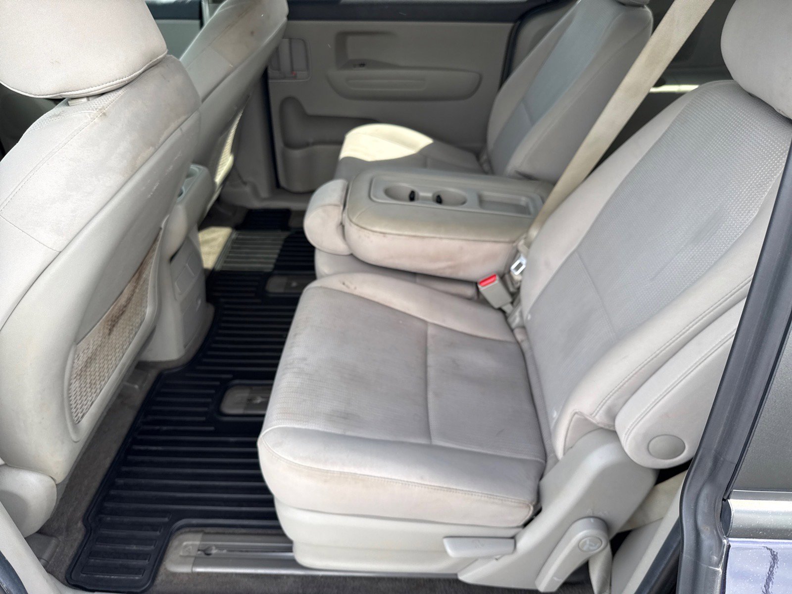Used 2020 Kia Sedona LX image 11