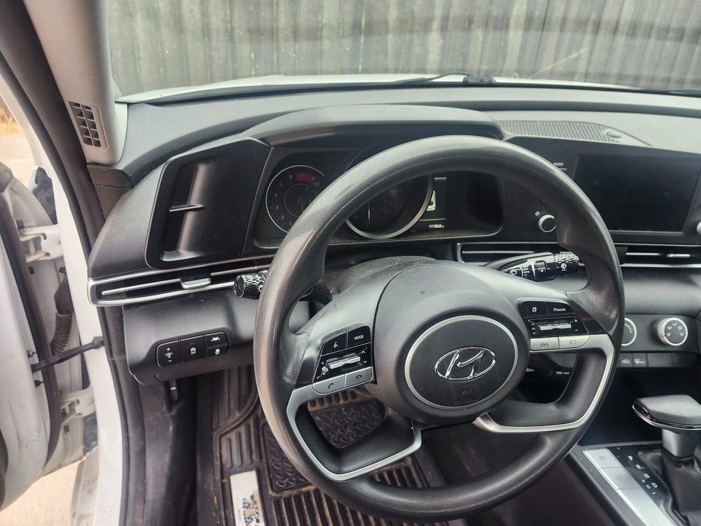 Used 2021 Hyundai Elantra SE image 9