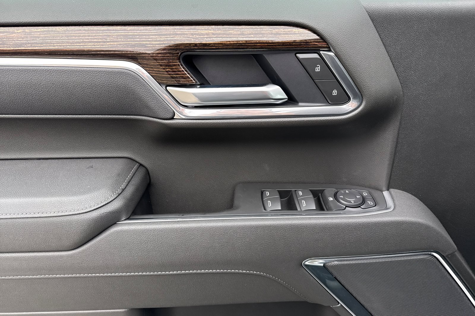 New 2026 GMC Sierra 1500 Elevation image 12