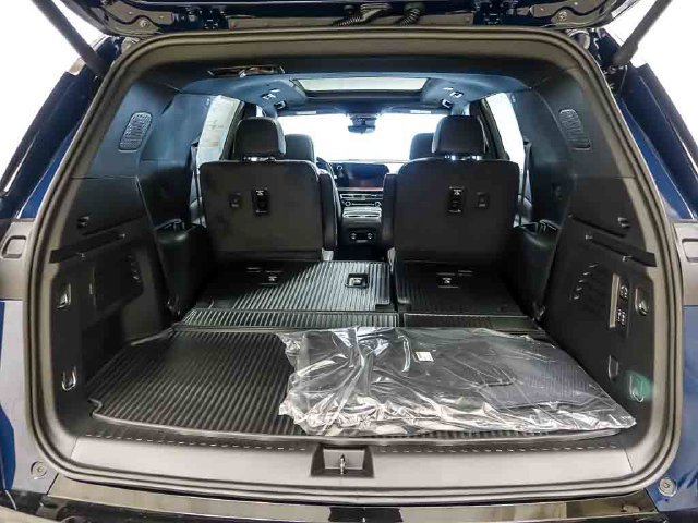New 2027 Chevrolet Traverse RS w/ LPO, Floor Liner Package AWD/4WD image 24