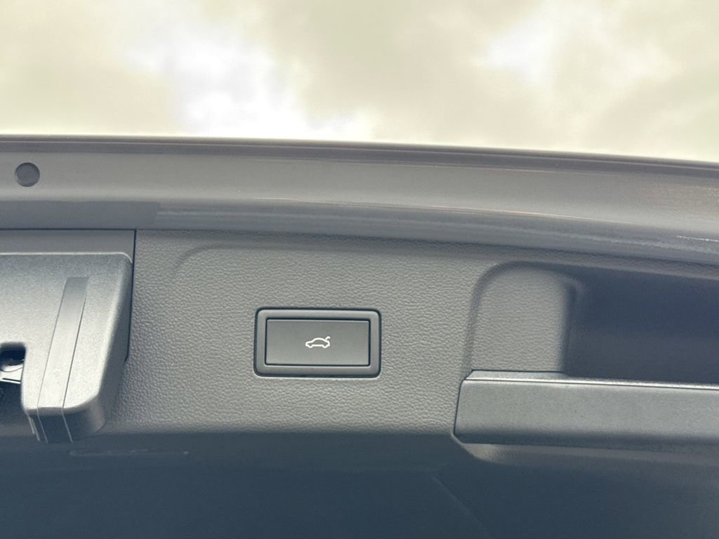 New 2026 Volkswagen Atlas SE image 17