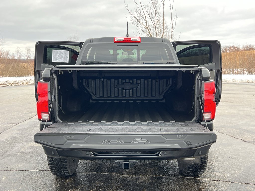 Used 2025 Chevrolet Colorado ZR2 w/ Technology Package image 39