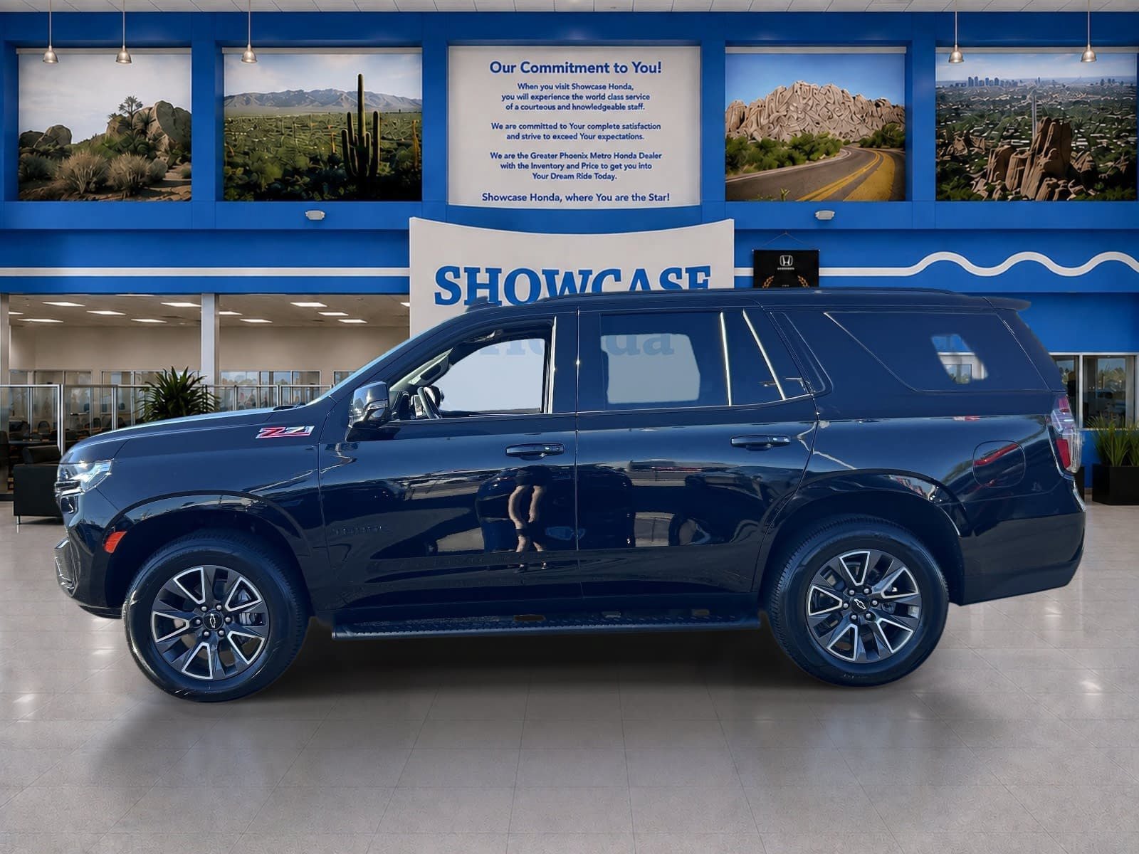 Used 2023 Chevrolet Tahoe Z71 w/ Luxury Package AWD/4WD image 4