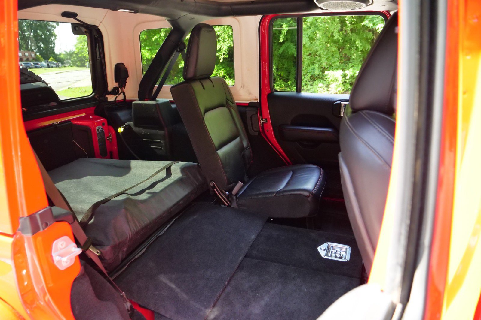 Used 2018 Jeep Wrangler Unlimited Rubicon AWD/4WD image 32