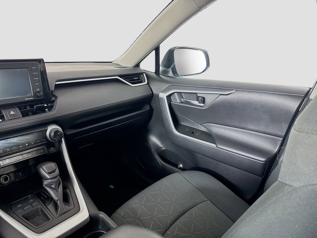 Used 2021 Toyota RAV4 XLE image 16