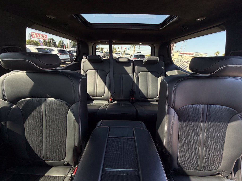 Used 2024 Jeep Grand Wagoneer Series II Obsidian w/ Quick Order Packagew 28T AWD/4WD image 11