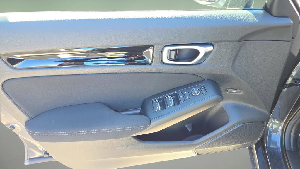 Used 2025 Honda Civic Sport image 9
