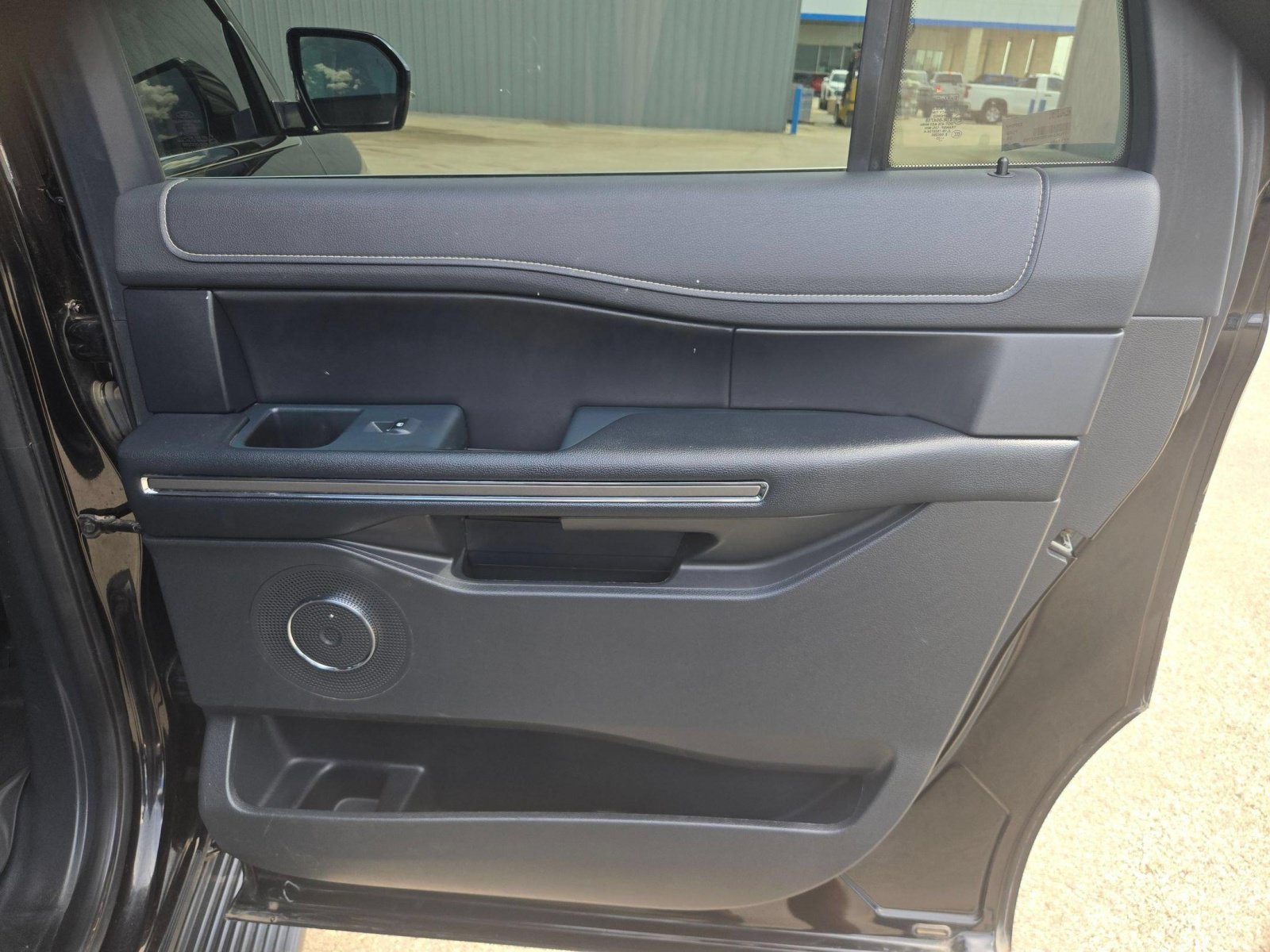 Used 2024 Ford Expedition Max XLT RWD image 26