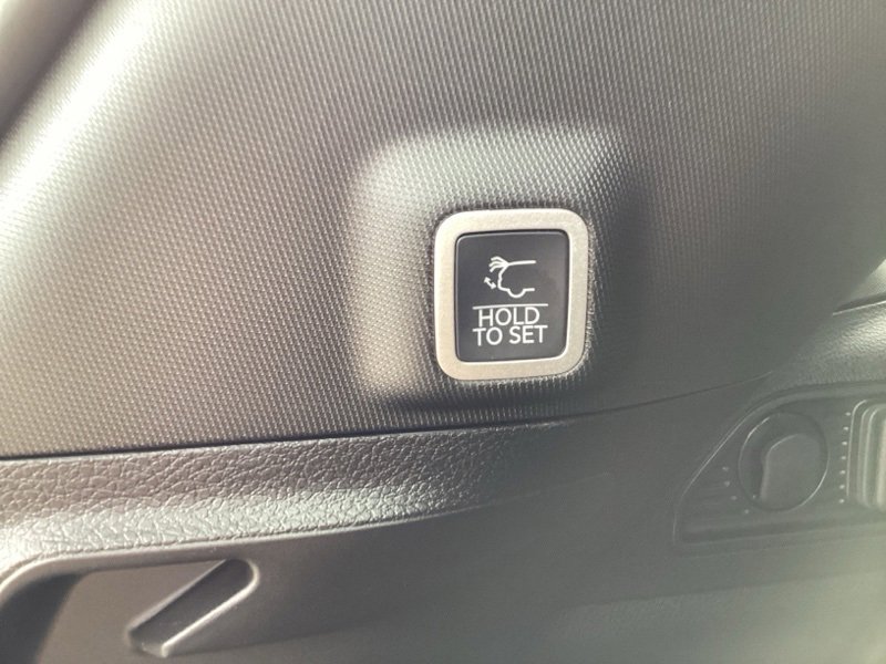 New 2025 Jeep Grand Cherokee Laredo w/ Luxury Tech Group I image 18