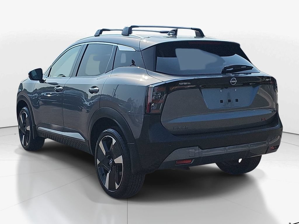 Used 2026 Nissan Kicks SR FWD image 8
